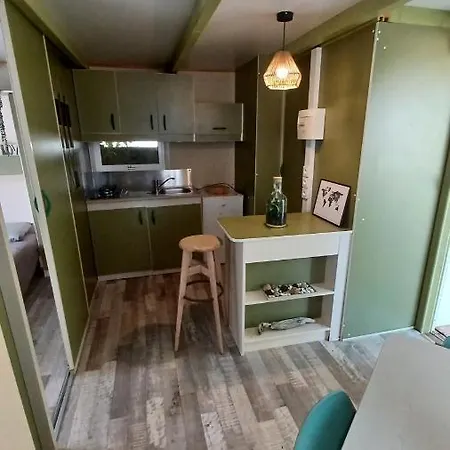 Le Petit De Charlene