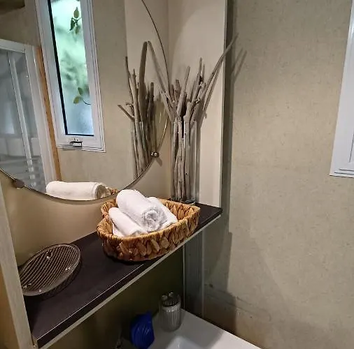 Le Petit De Charlene *