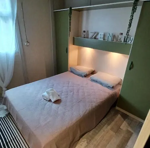 Le Petit De Charlène